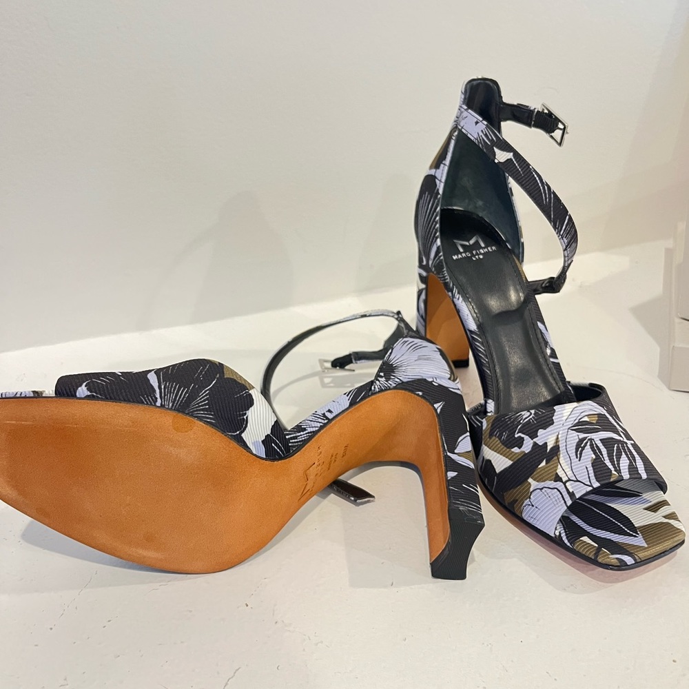 Marc Fisher Sandals 6.5